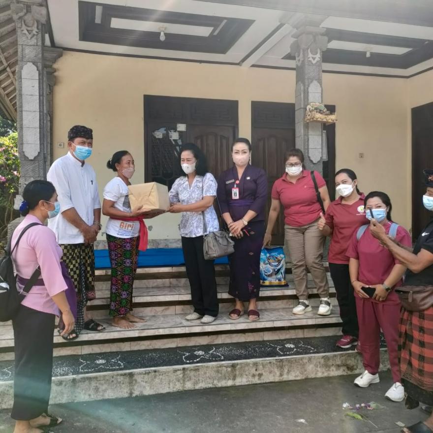 Penyerahan Bantuan Sembako dari YKI (Yayasan Kanker Indonesia) Tahun 2022